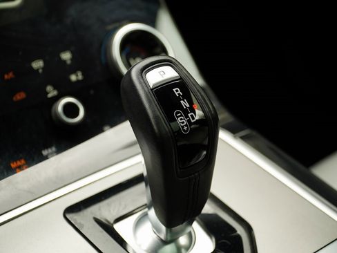 Used 2022 Land Rover Range Rover Evoque SE image 17