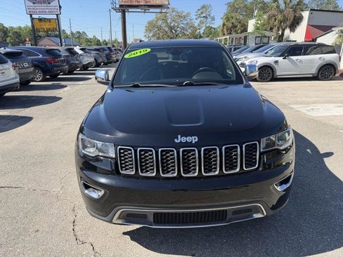 Used 2019 Jeep Grand Cherokee Limited RWD image 2