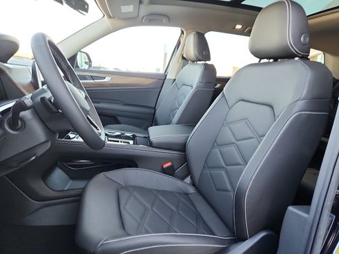 New 2026 Volkswagen Atlas SE FWD image 13