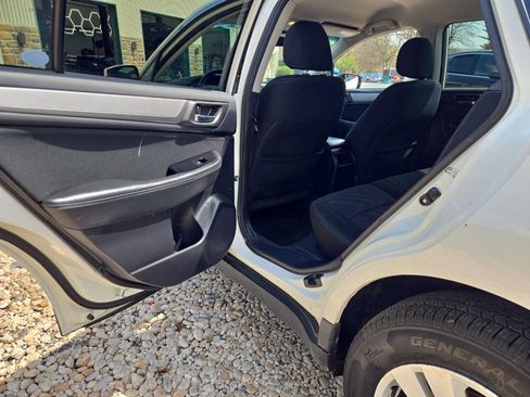 Used 2016 Subaru Outback 2.5i Premium AWD/4WD image 16