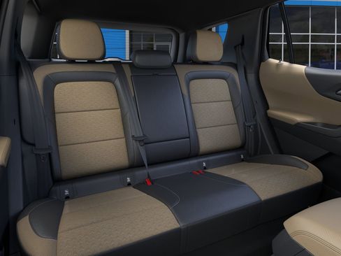 New 2025 Chevrolet Equinox ACTIV image 17