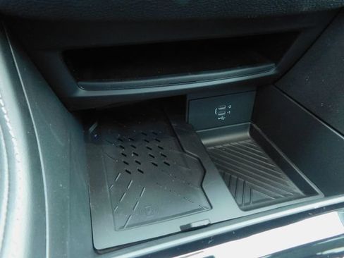 New 2026 Chrysler Pacifica Limited FWD image 19