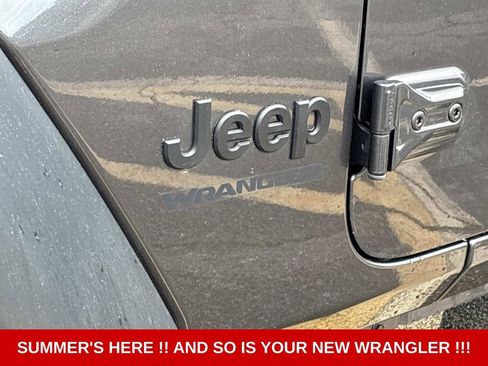 Used 2022 Jeep Wrangler Sport AWD/4WD image 15