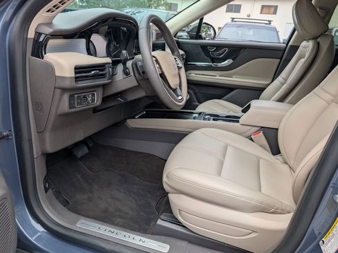 Used 2022 Lincoln Corsair FWD image 12