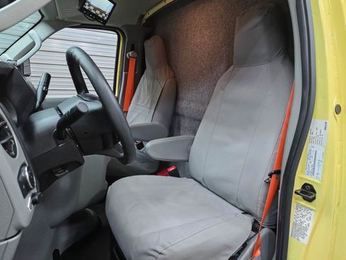 Used 2022 Ford E-450 and Econoline 450 Super Duty RWD image 24