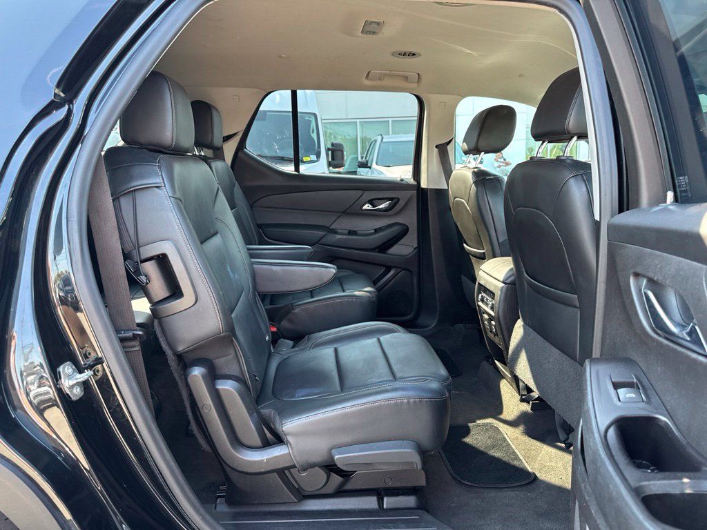 Used 2019 Chevrolet Traverse LT w/ LT Premium Package AWD/4WD image 22