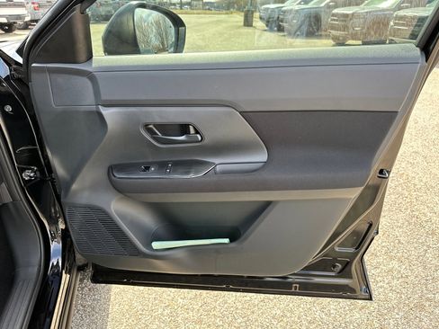 New 2026 Nissan Kicks S image 14