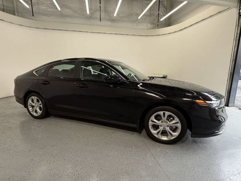 Used 2023 Honda Accord LX image 7