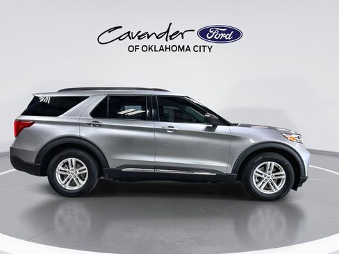 Used 2023 Ford Explorer XLT RWD image 9
