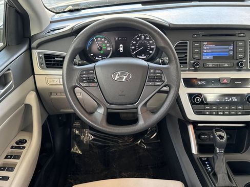 Used 2016 Hyundai Sonata SE FWD image 16
