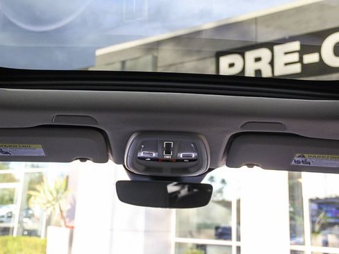 Used 2025 Volvo XC60 B5 Plus image 17