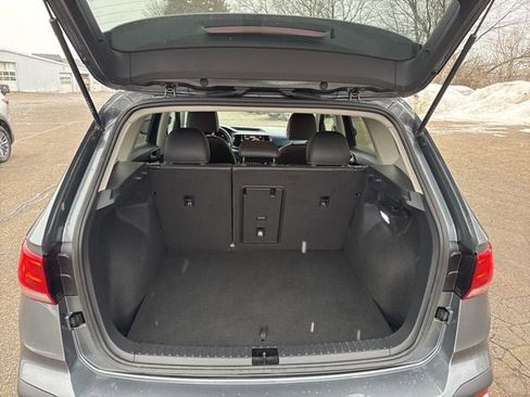 Used 2024 Volkswagen Taos SE image 5
