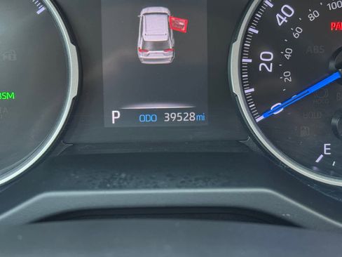 Used 2020 Toyota RAV4 XLE w/ Convenience Package image 25