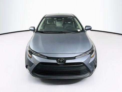 Used 2025 Toyota Corolla LE w/ Convenience Package FWD image 2