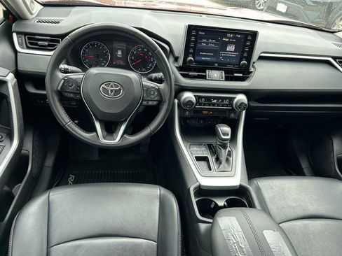 Used 2020 Toyota RAV4 XLE Premium FWD image 17