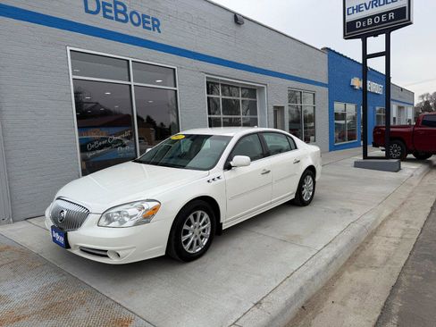Used 2011 Buick Lucerne CXL image 1