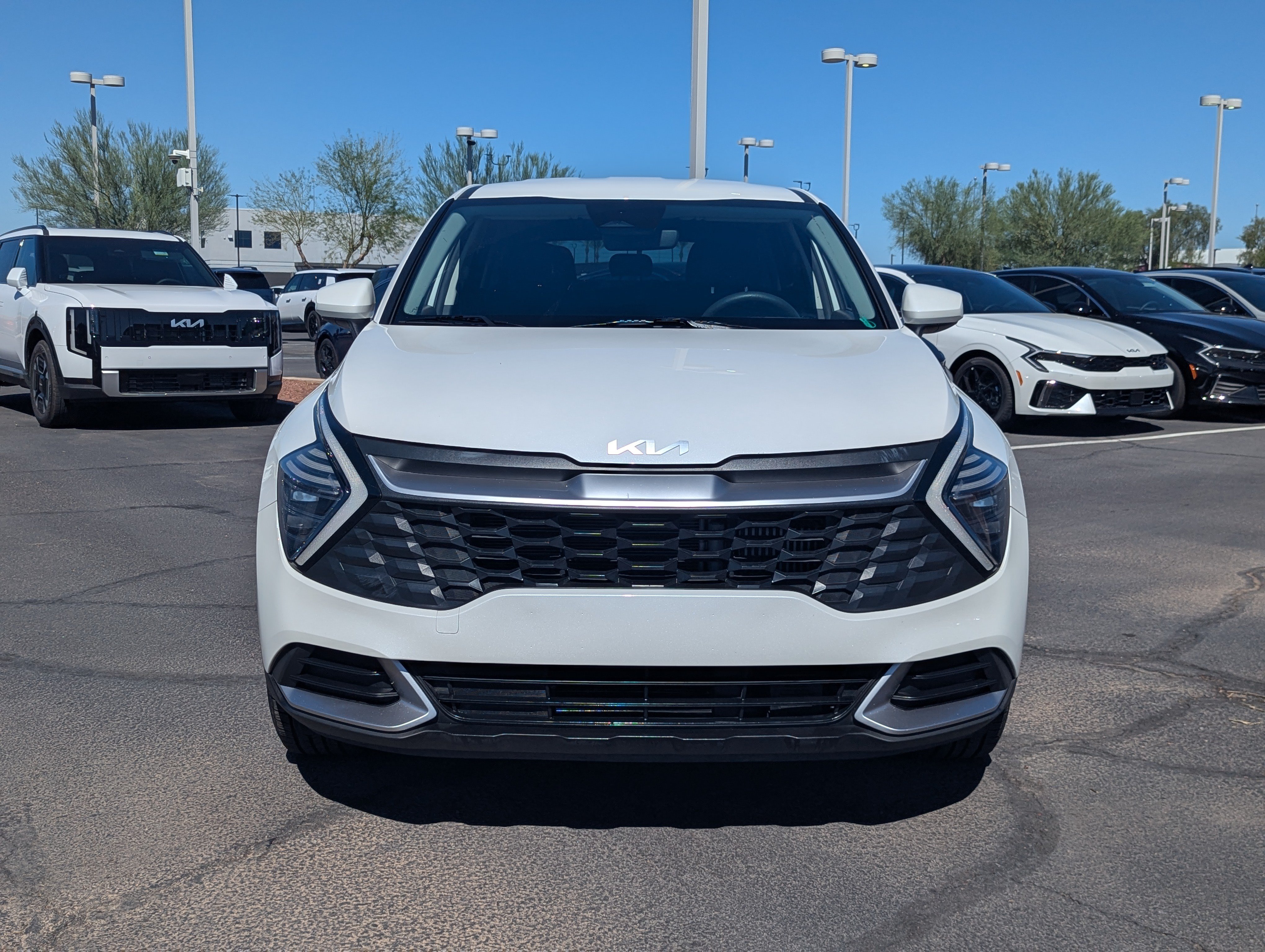 Used 2025 Kia Sportage LX FWD image 8