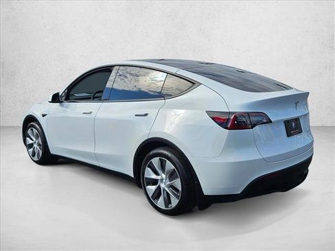 Used 2021 Tesla Model Y Long Range image 8