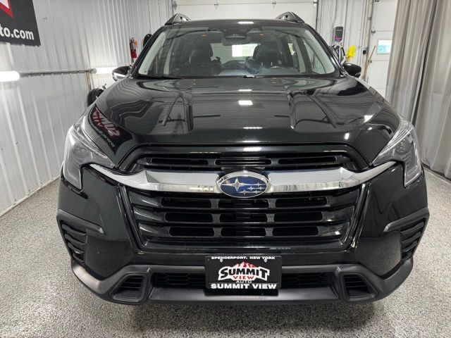 Used 2023 Subaru Ascent Limited AWD/4WD image 2