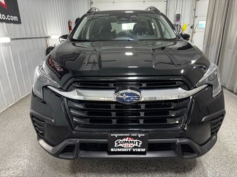 Used 2023 Subaru Ascent Limited image 2