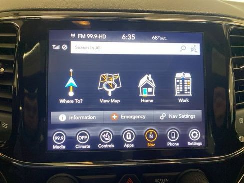 Used 2022 Jeep Grand Cherokee Limited image 25