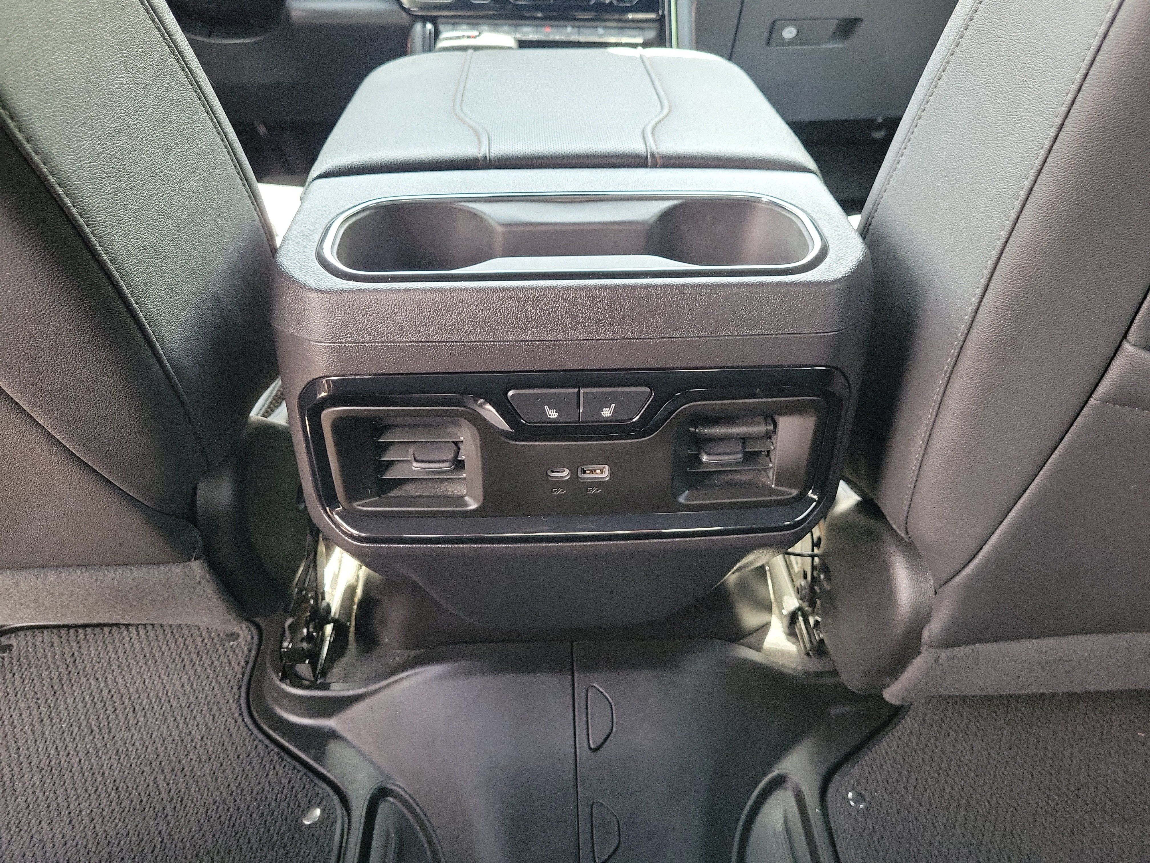 Used 2024 GMC Sierra 1500 AT4 w/ AT4 Premium Package AWD/4WD image 11
