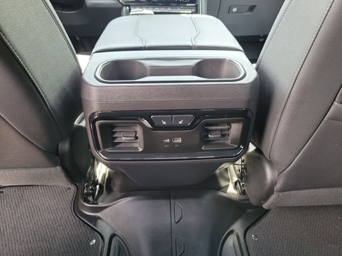 Used 2024 GMC Sierra 1500 AT4 w/ AT4 Premium Package image 11