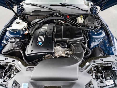 Used 2011 BMW Z4 sDrive35i image 32