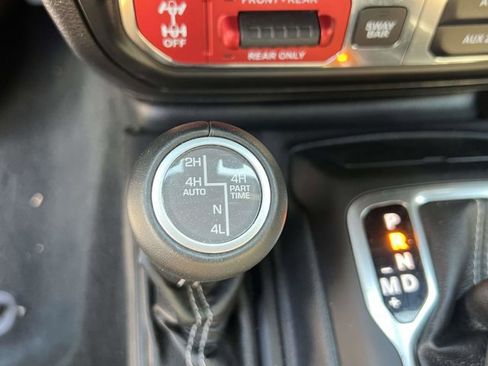 Used 2022 Jeep Wrangler Unlimited Rubicon 4xe w/ Steel Bumper Group AWD/4WD image 32