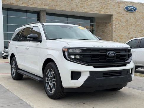 New 2025 Ford Expedition Active image 20