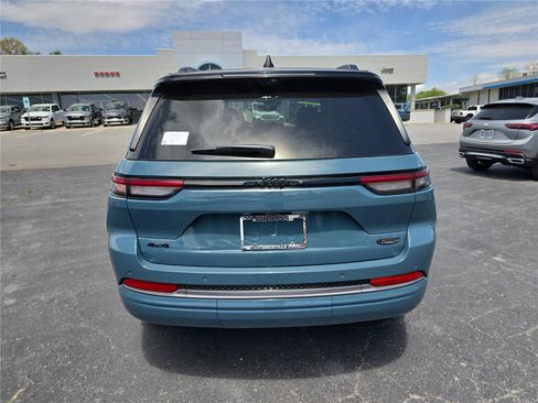 New 2026 Jeep Grand Cherokee Summit AWD/4WD image 4