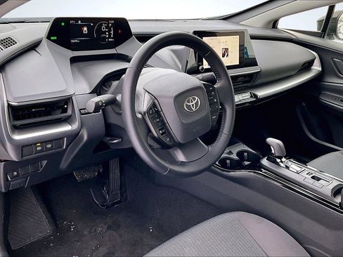 Used 2025 Toyota Prius LE image 14