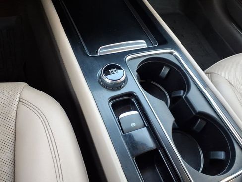 Used 2022 Lincoln Corsair Standard w/ Equipment Group 101A image 19