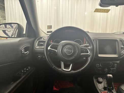 Used 2019 Jeep Compass Trailhawk AWD/4WD image 14