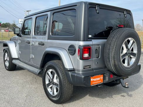 Used 2018 Jeep Wrangler Unlimited Sahara image 6