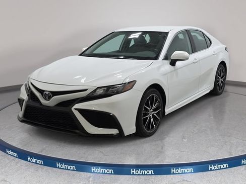 Certified 2024 Toyota Camry SE FWD image 1