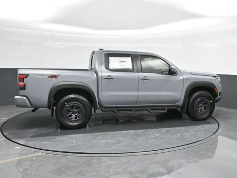 Used 2025 Nissan Frontier PRO-4X image 4