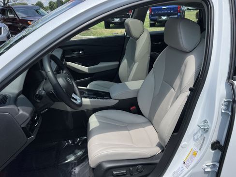 Used 2023 Honda Accord Touring image 13