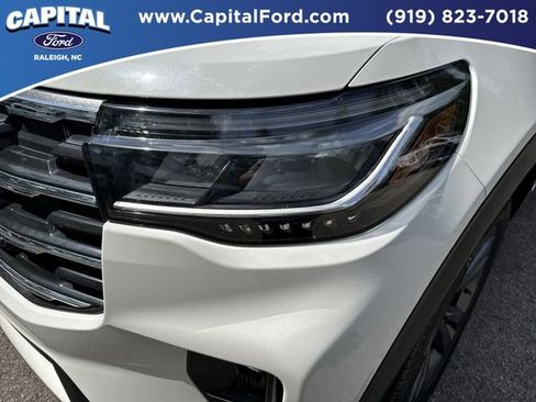 Certified 2025 Ford Explorer Active w/ Active Comfort Package AWD/4WD image 11