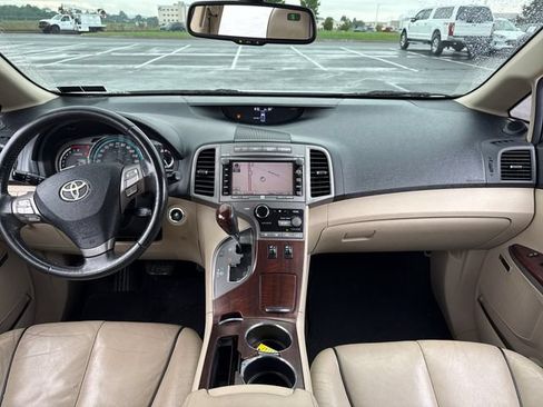 Used 2010 Toyota Venza AWD w/ Comfort Pkg image 18