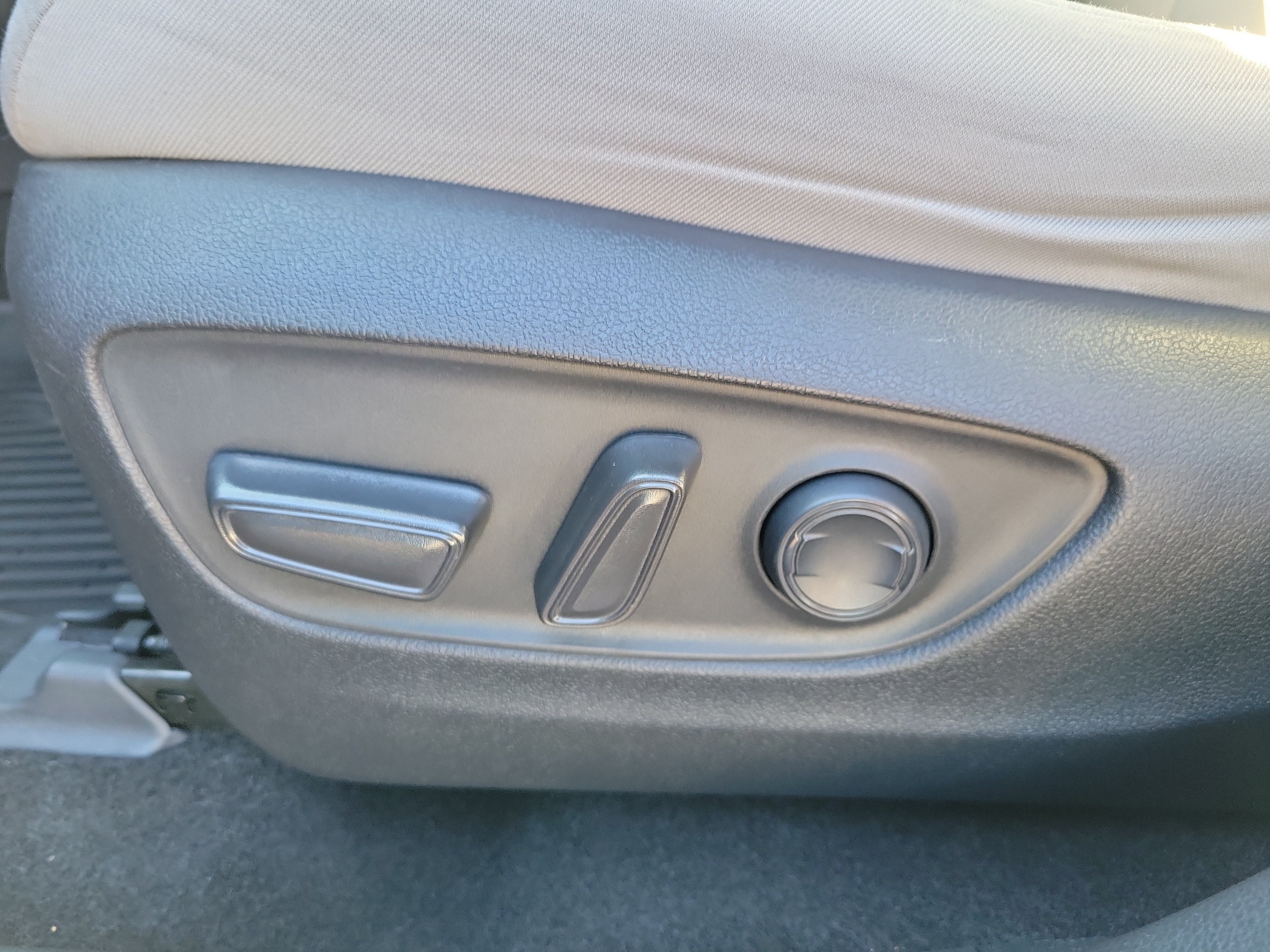 Used 2023 Toyota RAV4 XLE FWD image 19