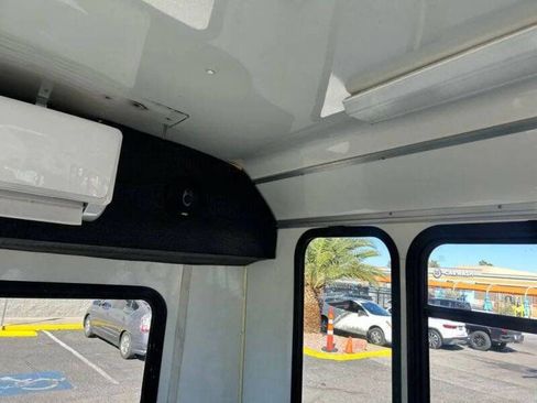 Used 2006 Ford E-350 and Econoline 350 Super Duty RWD image 54