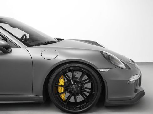 Certified 2015 Porsche 911 GT3 image 20