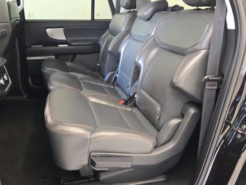 Used 2025 Ford Expedition Max Active AWD/4WD image 18
