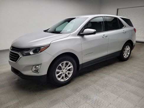 Used 2020 Chevrolet Equinox LT image 2