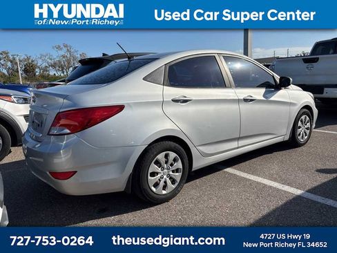 Used 2016 Hyundai Accent SE image 3