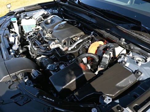 Used 2025 MAZDA CX-50 AWD 2.5 Hybrid w/ Premium Pkg image 16