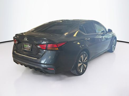 Used 2022 Nissan Altima 2.5 SV w/ SV Premium Package AWD/4WD image 9