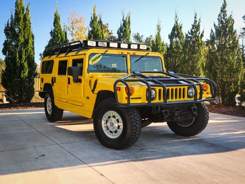 Used 2004 HUMMER H1 4-Door Wagon image 2