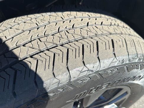 Used 2024 Ford F150 Lariat w/ FX4 Off-Road Package image 10